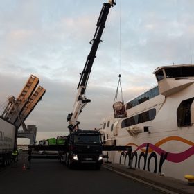 Lifeboats lifting CMO SHip repair